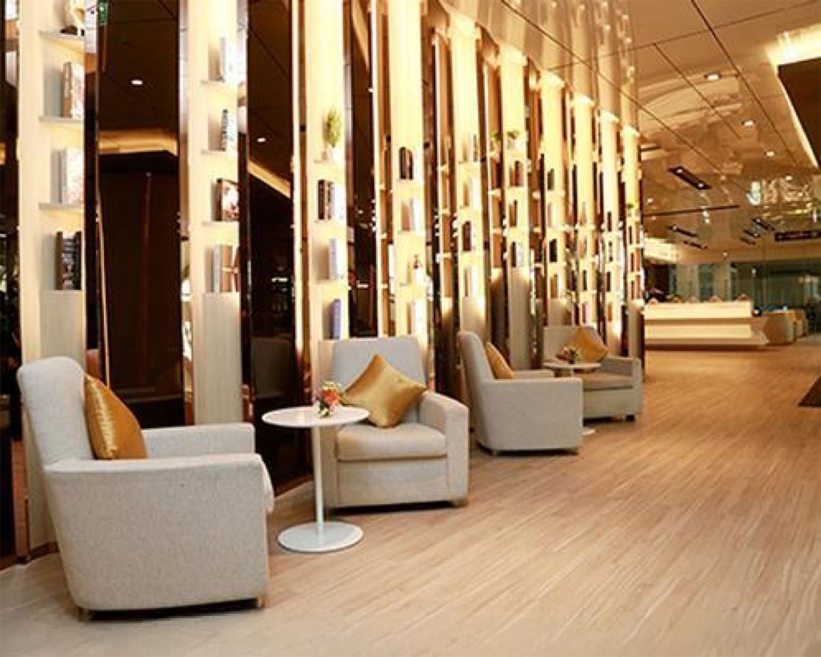 Аэропорт Бангкок Суварнабхуми (BKK) Вылет | Международный Лаунж Miracle Business Class (Concourse D, Gate D5)